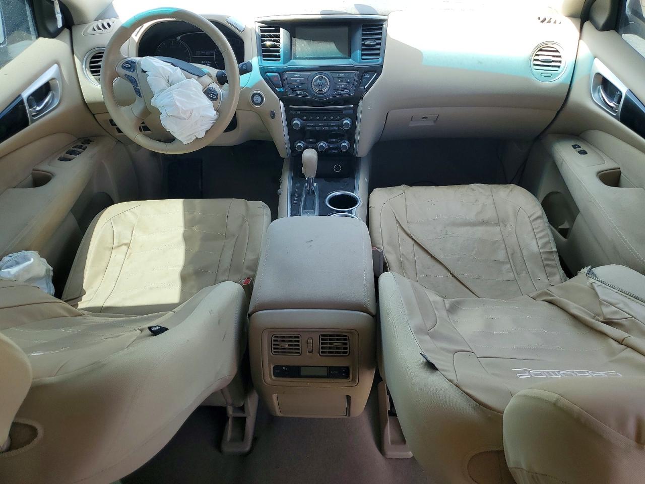 Nissan Pathfinder Sv