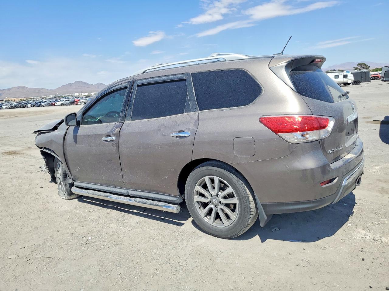 Nissan Pathfinder Sv