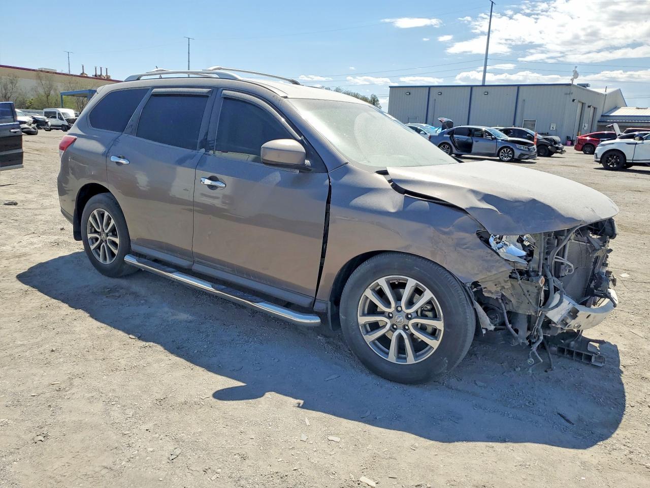 Nissan Pathfinder Sv