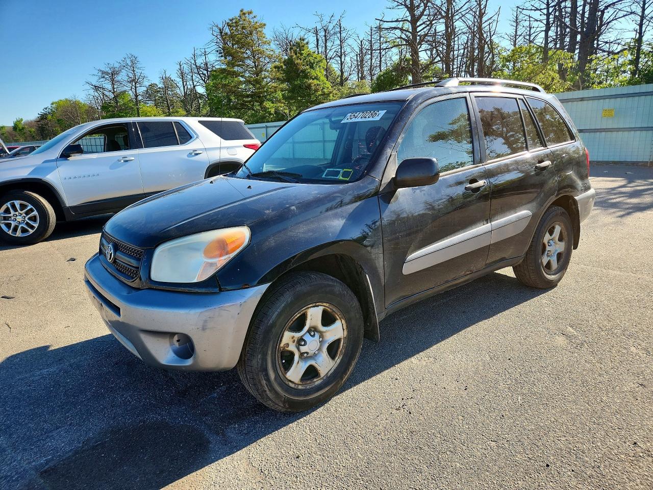 Salvage Toyota RAV4 Image