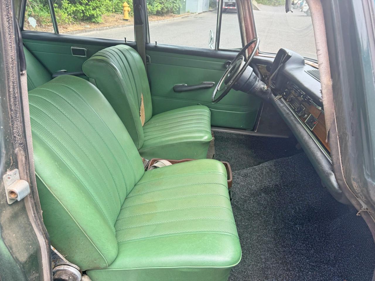 Mercedes-Benz 230-class