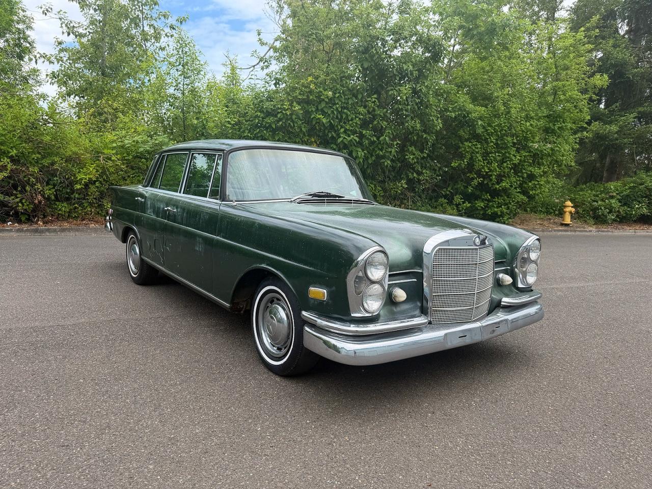 Salvage Mercedes-Benz 230-class Image