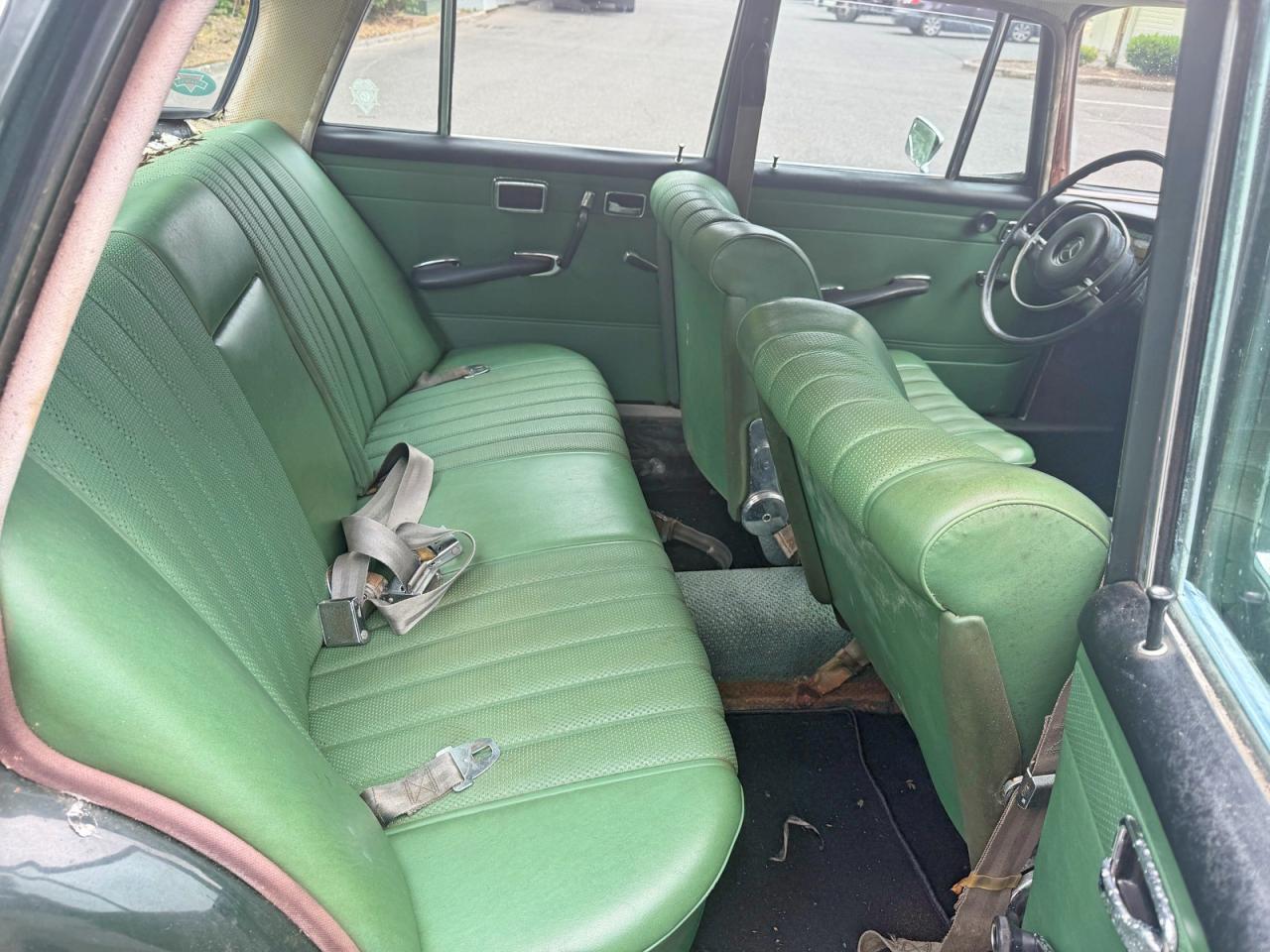 Mercedes-Benz 230-class