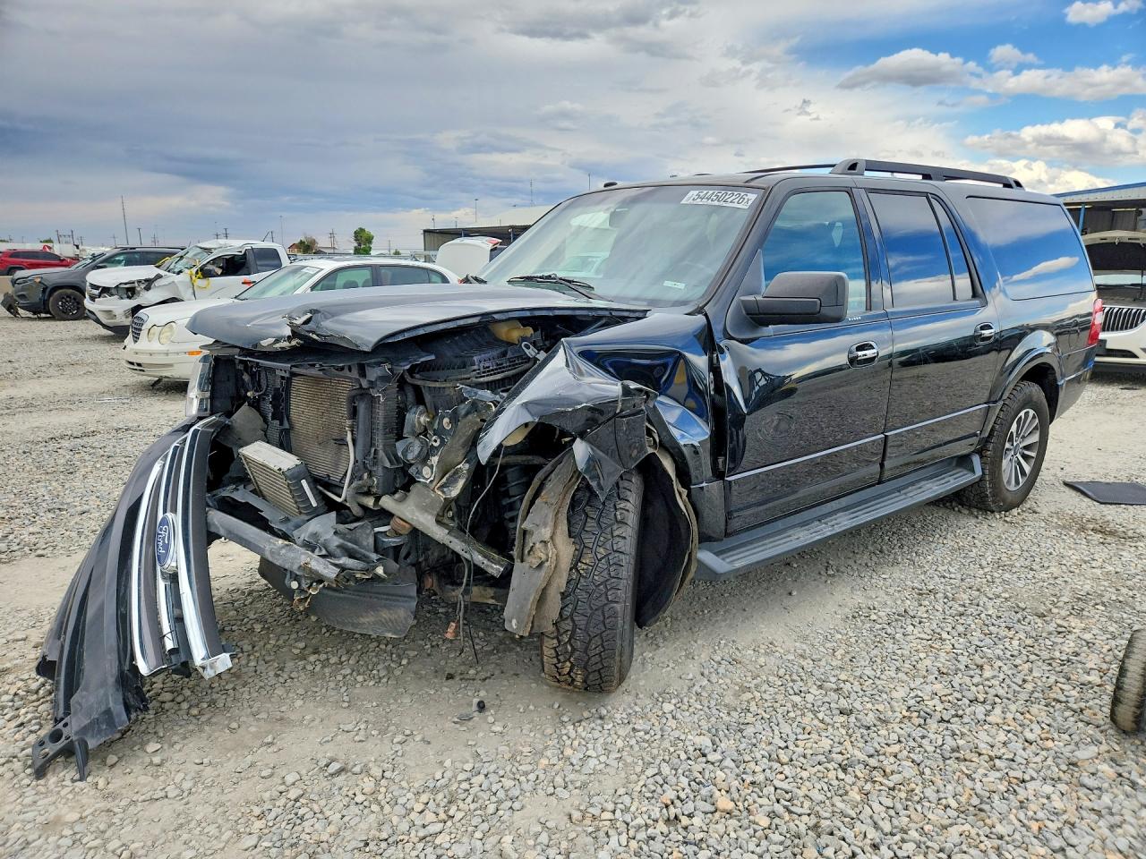 Salvage Ford Expedition Image