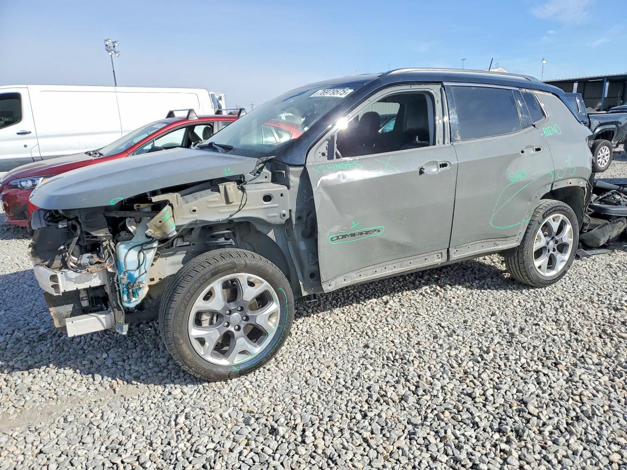 Salvage Jeep Compass Image