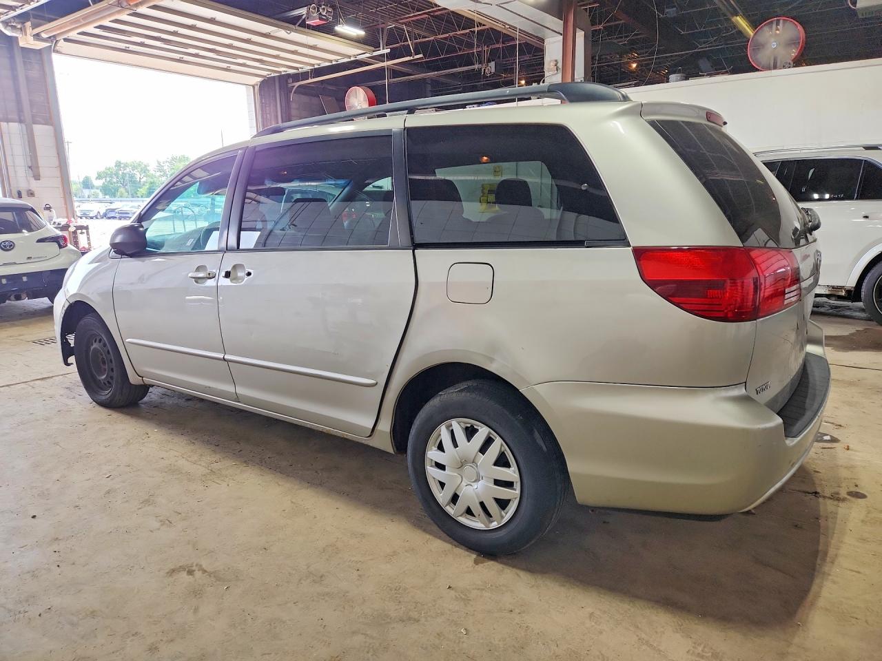Toyota Sienna Le 8 Passenger