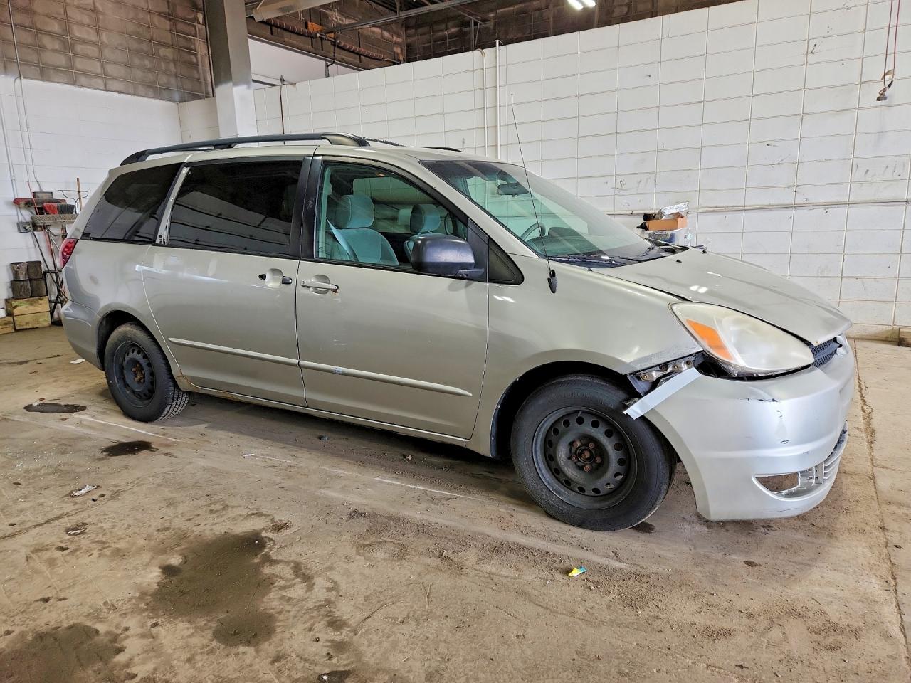 Toyota Sienna Le 8 Passenger