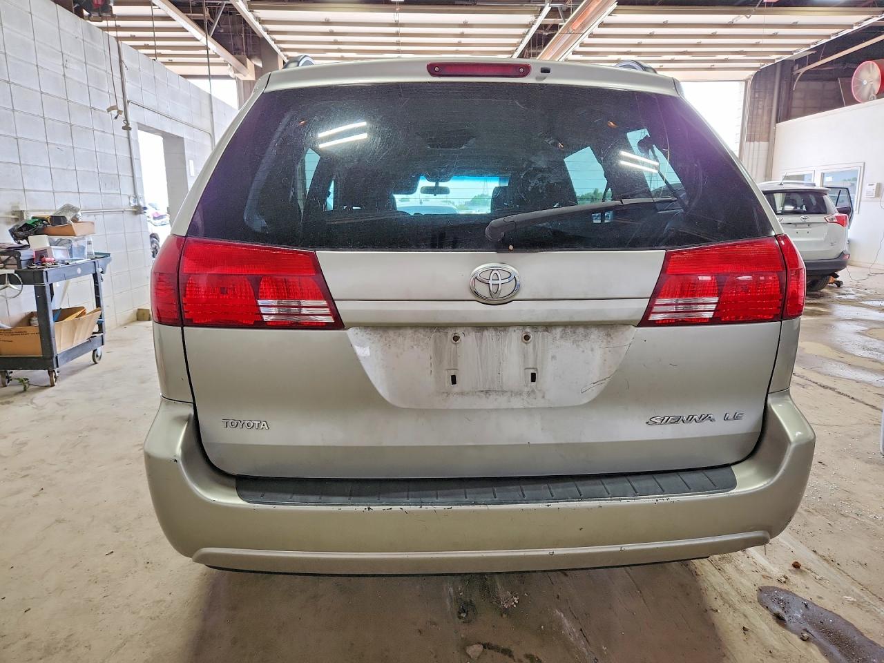 Toyota Sienna Le 8 Passenger