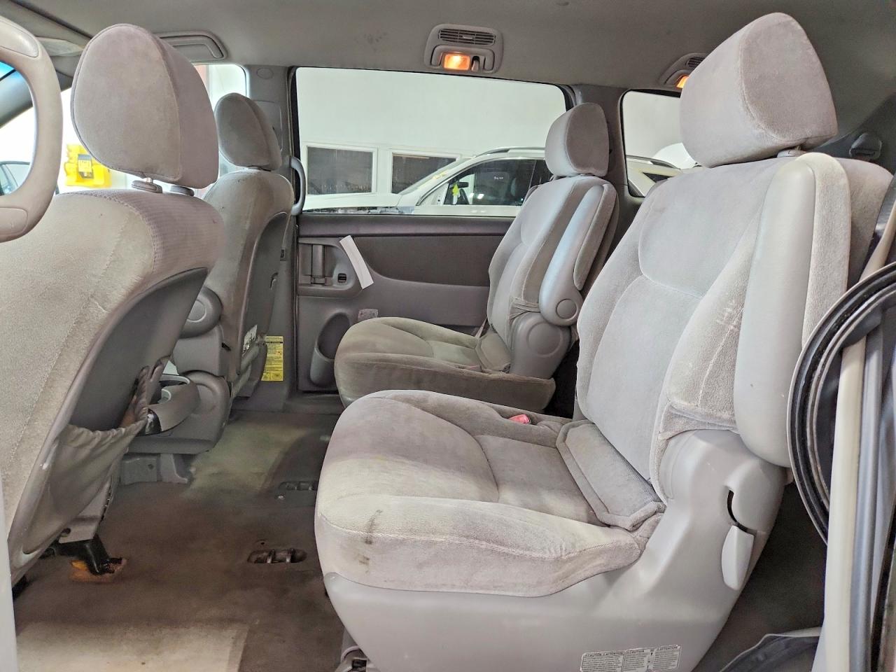 Toyota Sienna Le 8 Passenger