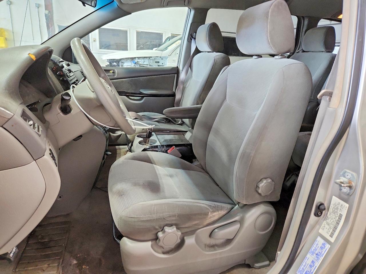 Toyota Sienna Le 8 Passenger