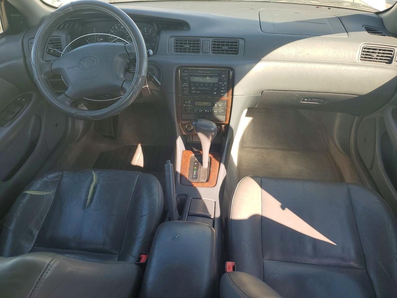 Toyota Camry Xle V6