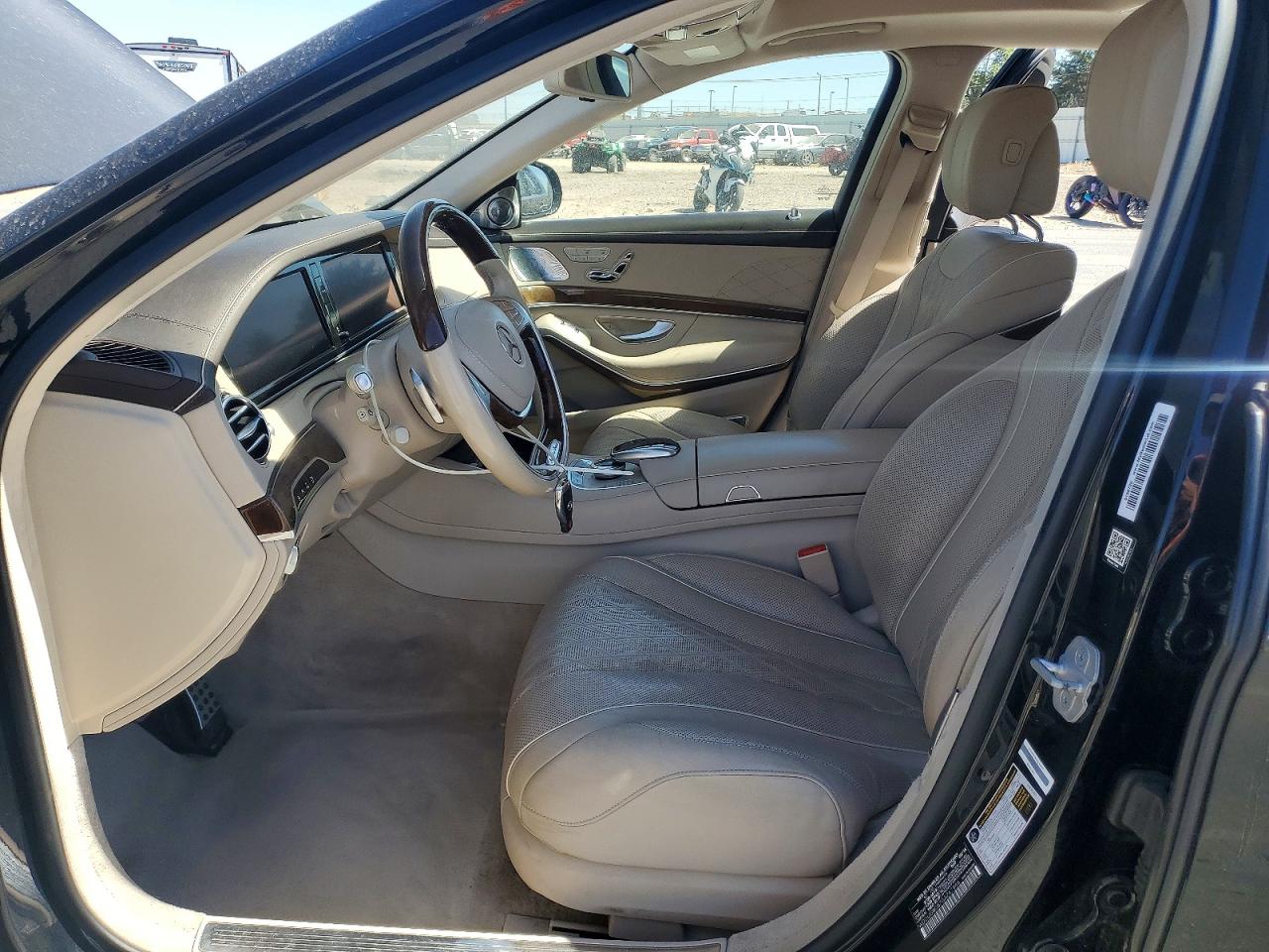 Mercedes-Benz S-Class 550