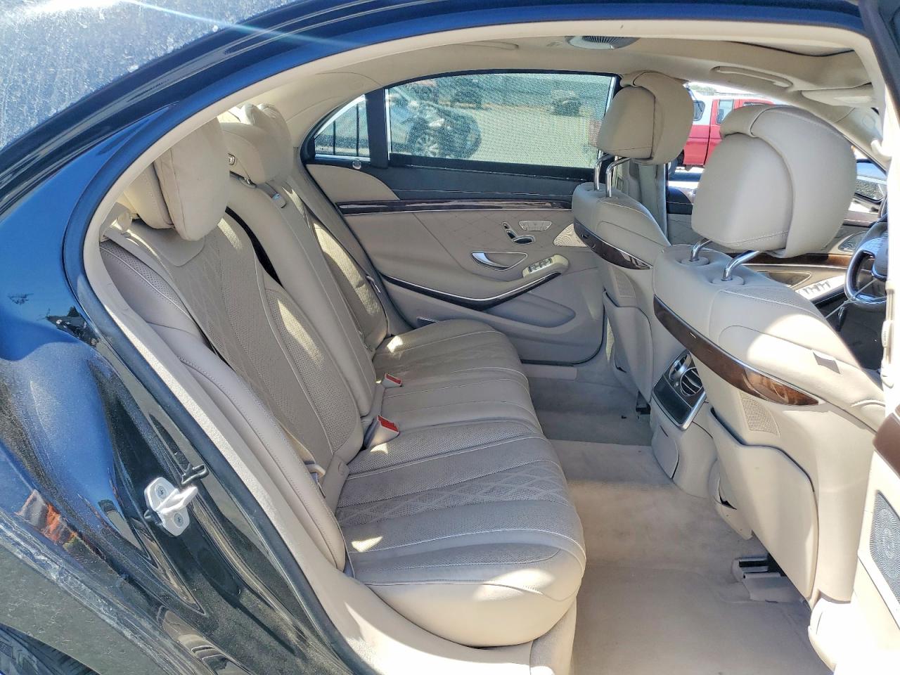 Mercedes-Benz S-Class 550