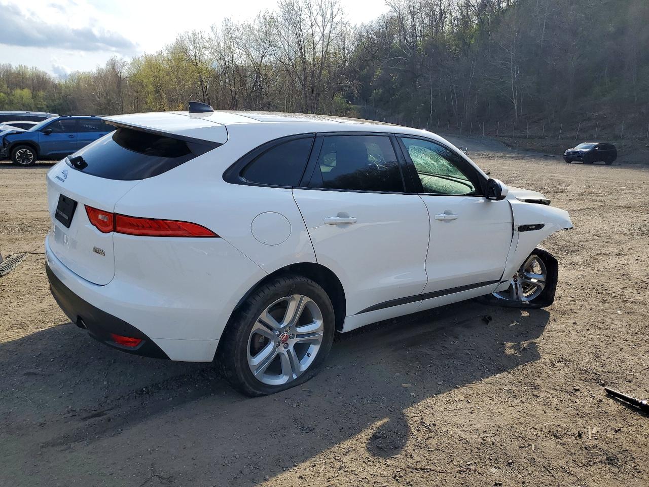 Jaguar F-PACE R - Sport