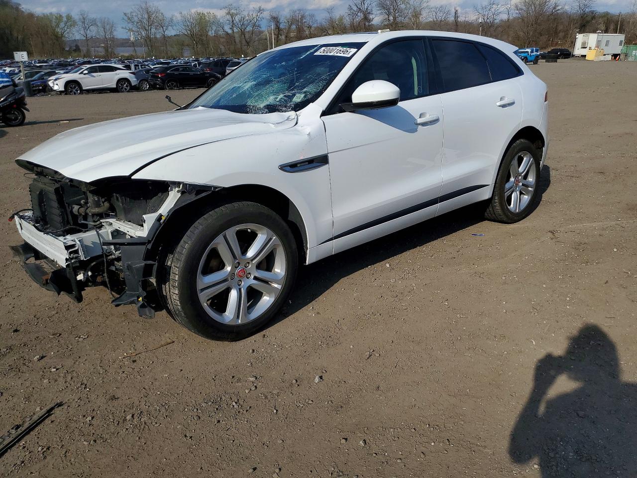 Salvage Jaguar F-PACE Image