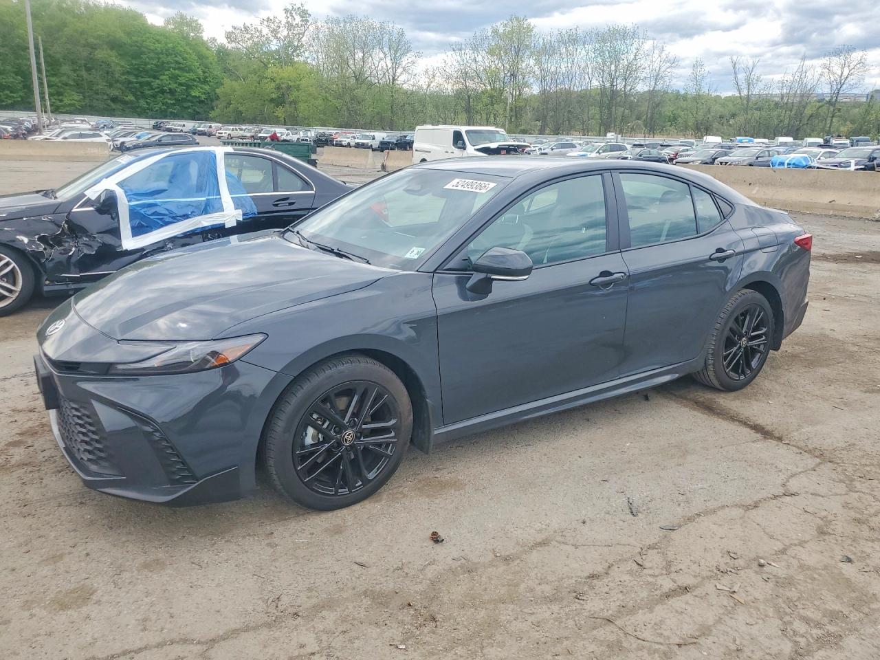 Salvage Toyota Camry Image