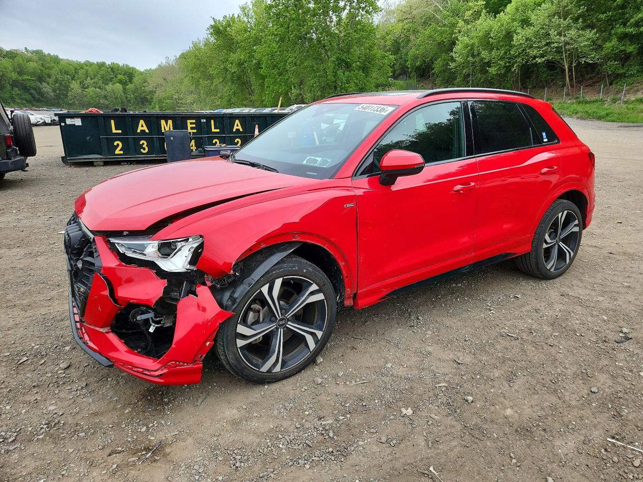 Salvage Audi Q3 Image