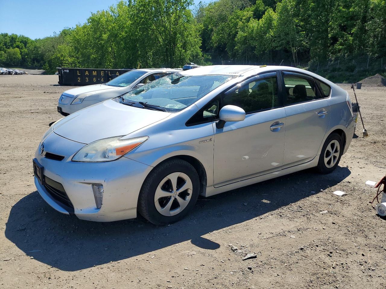 Salvage Toyota Prius Image