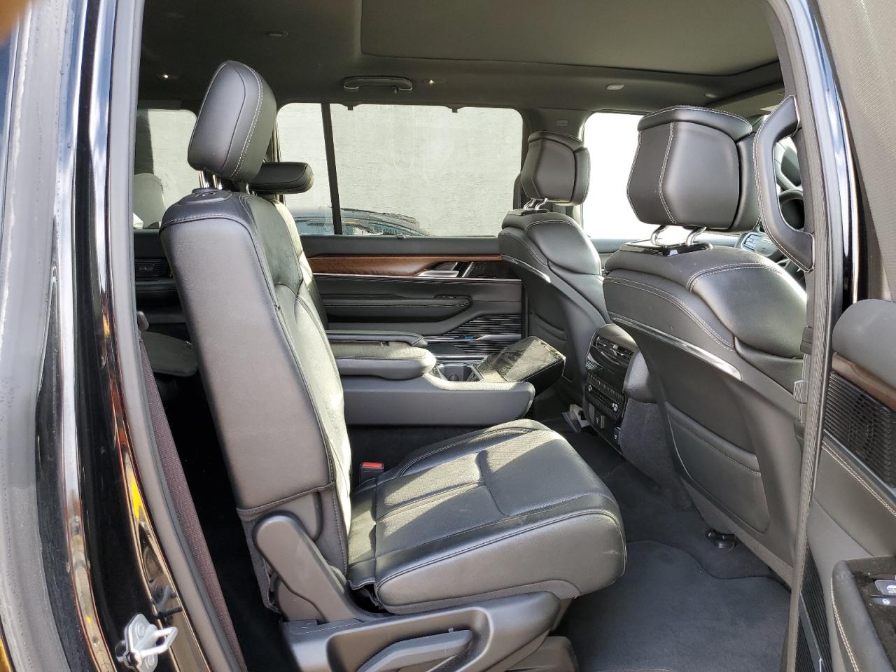 Jeep Grand Wagoneer L Series I