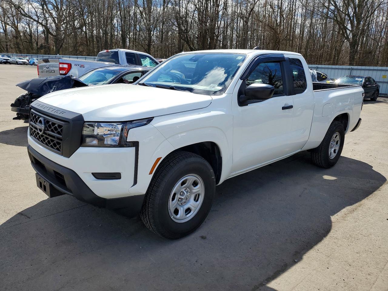Salvage Nissan Frontier Image