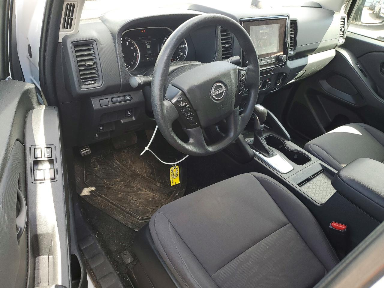 Nissan Frontier S