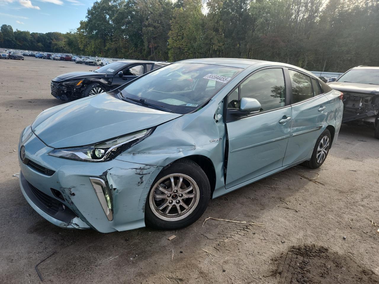 Salvage Toyota Prius Image