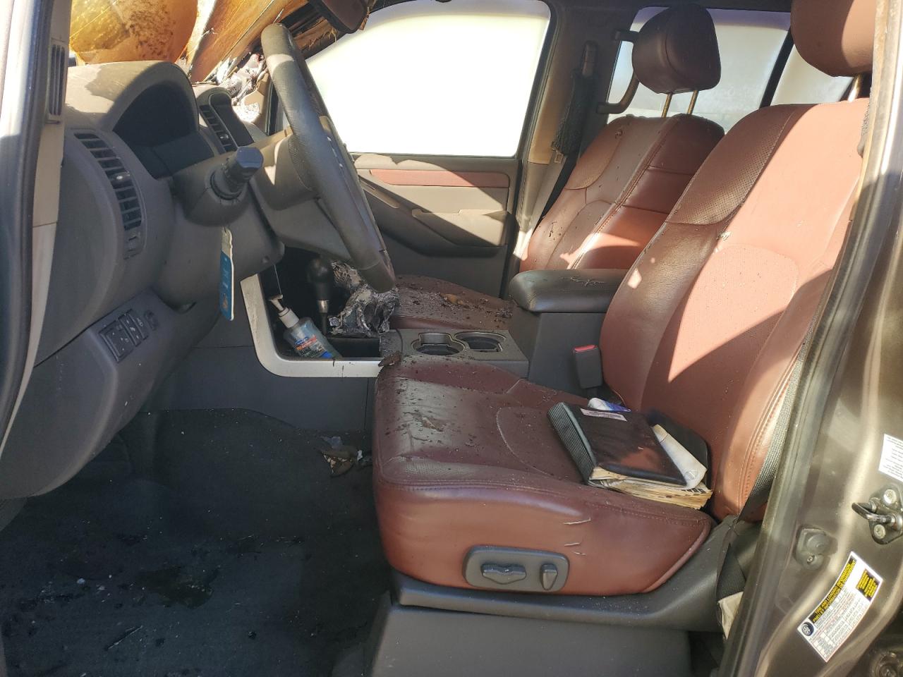 Nissan Pathfinder Se V8