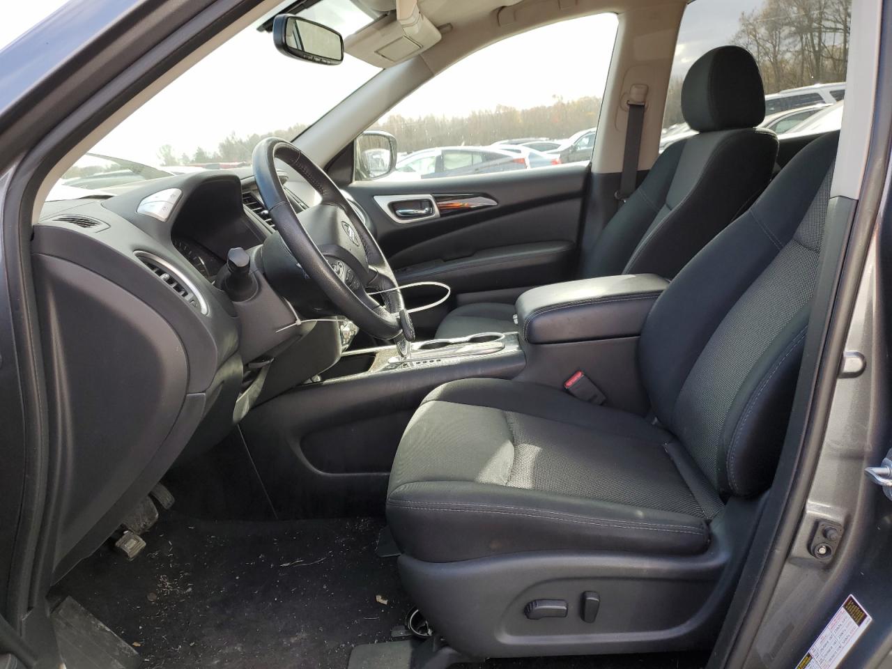 Nissan Pathfinder S