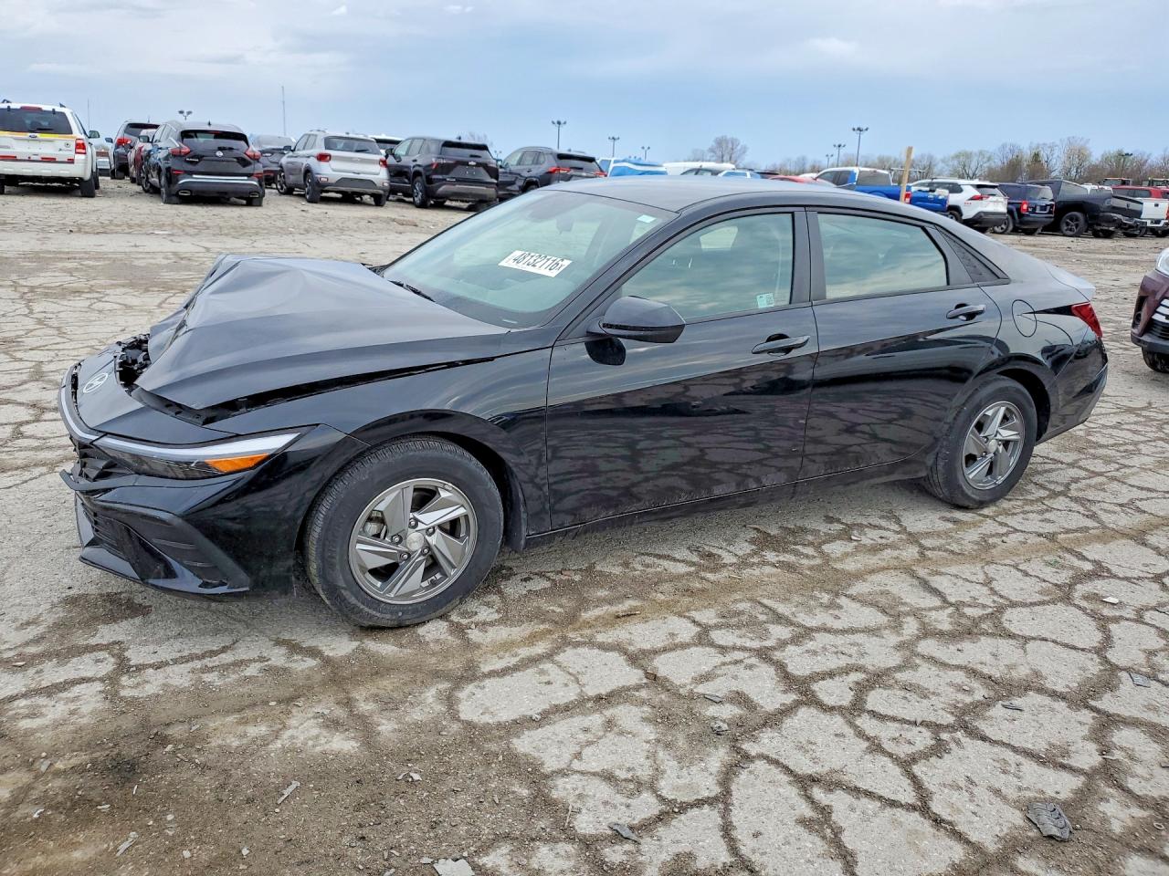 Salvage Hyundai ELANTRA Image