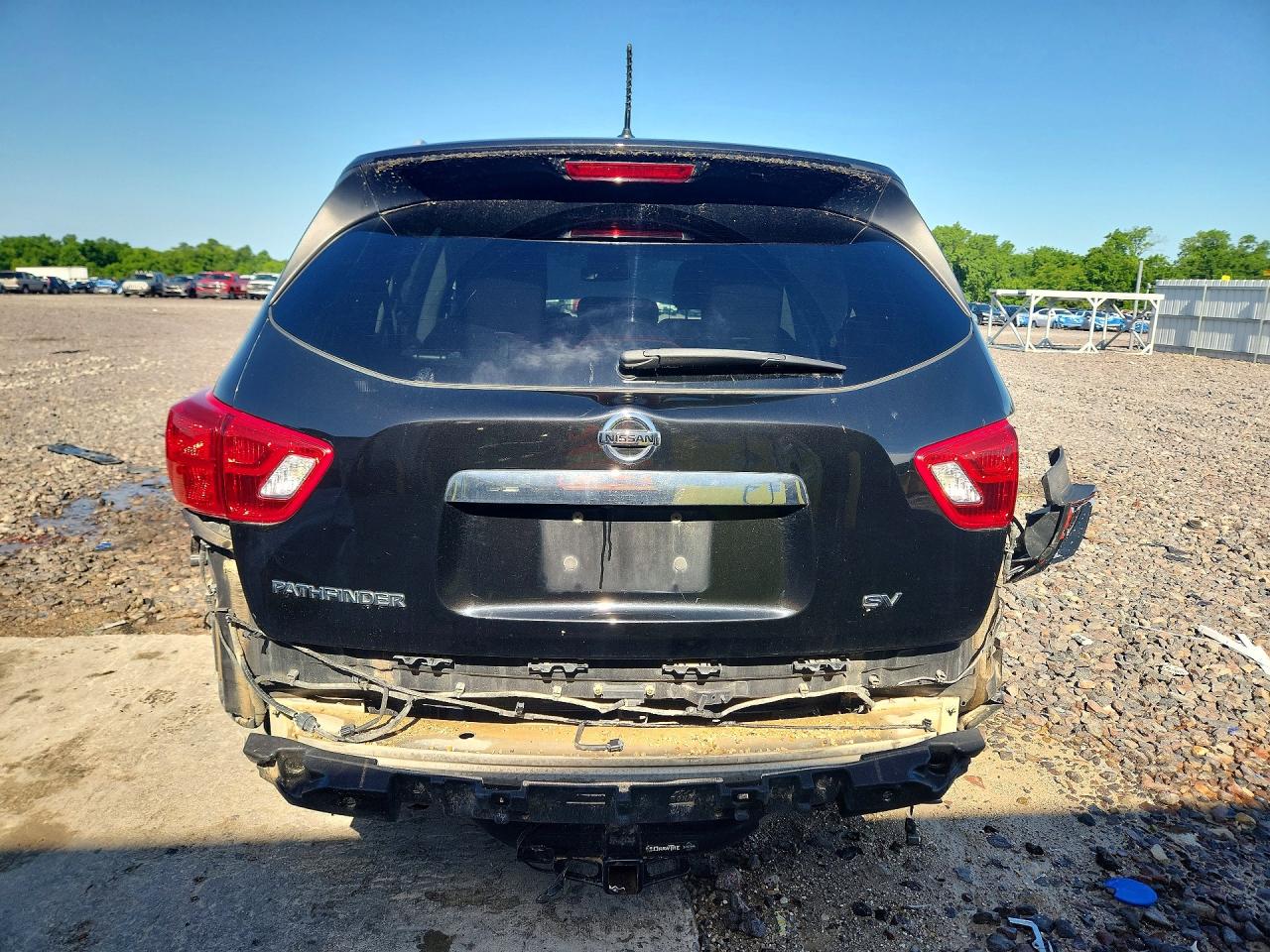 Nissan Pathfinder Sv