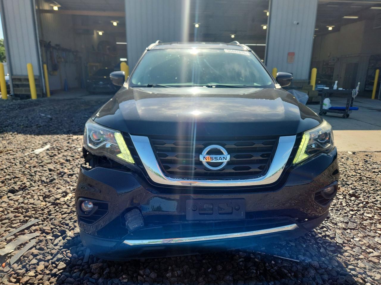 Nissan Pathfinder Sv