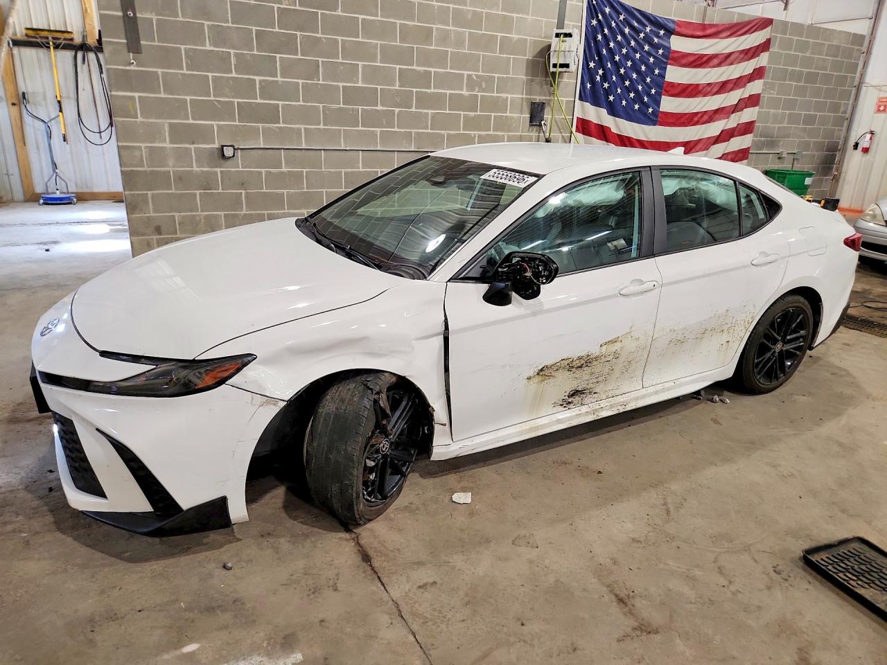 Salvage Toyota Camry Image