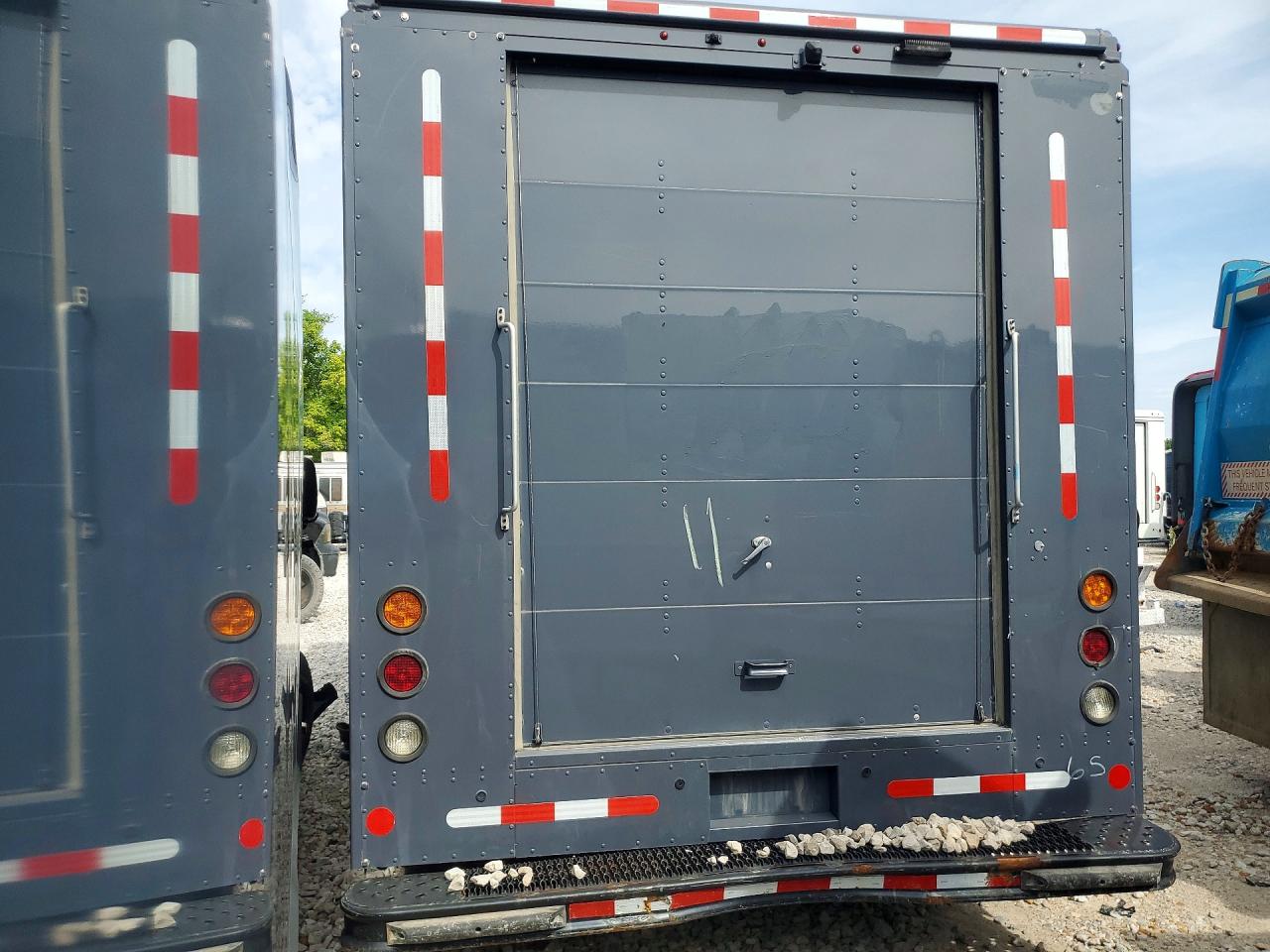 Ford Econoline E350 Super Duty Stripped Chassis
