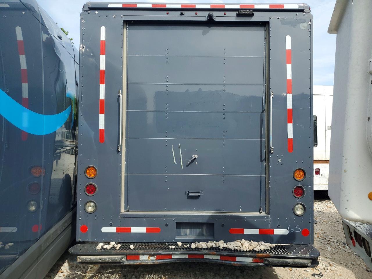 Ford Econoline E350 Super Duty Stripped Chassis