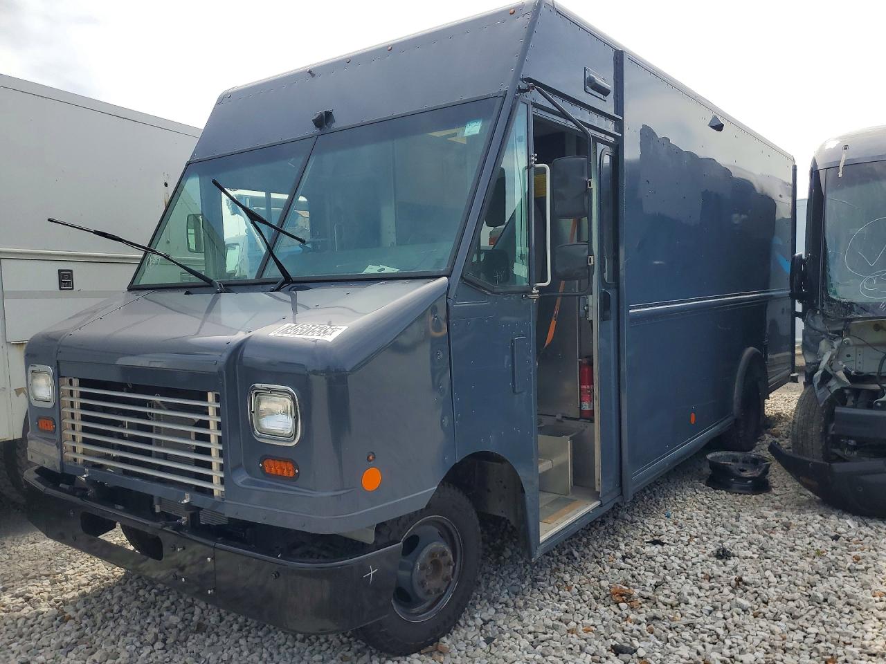 Salvage Ford Econoline Image