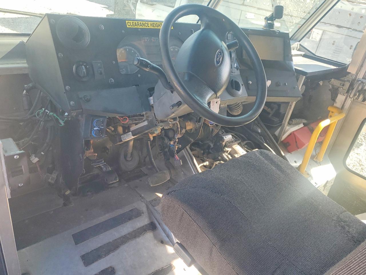 Ford Econoline E350 Super Duty Stripped Chassis