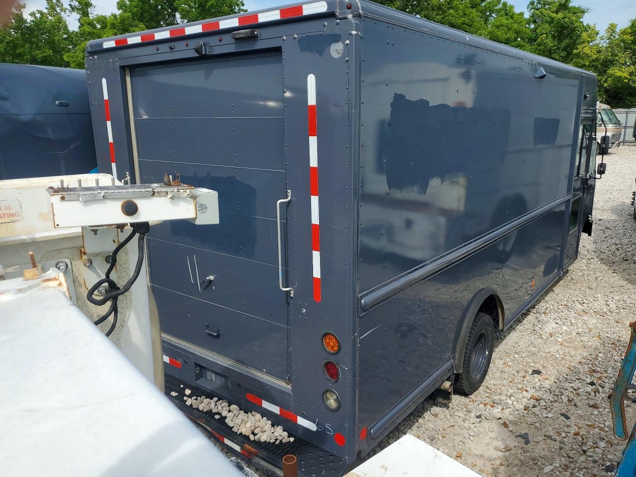 Ford Econoline E350 Super Duty Stripped Chassis