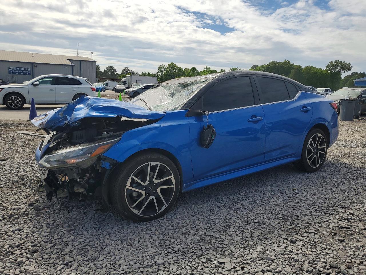 Salvage Nissan Sentra Image