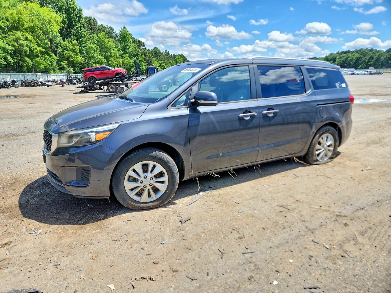 Salvage Kia Sedona Image