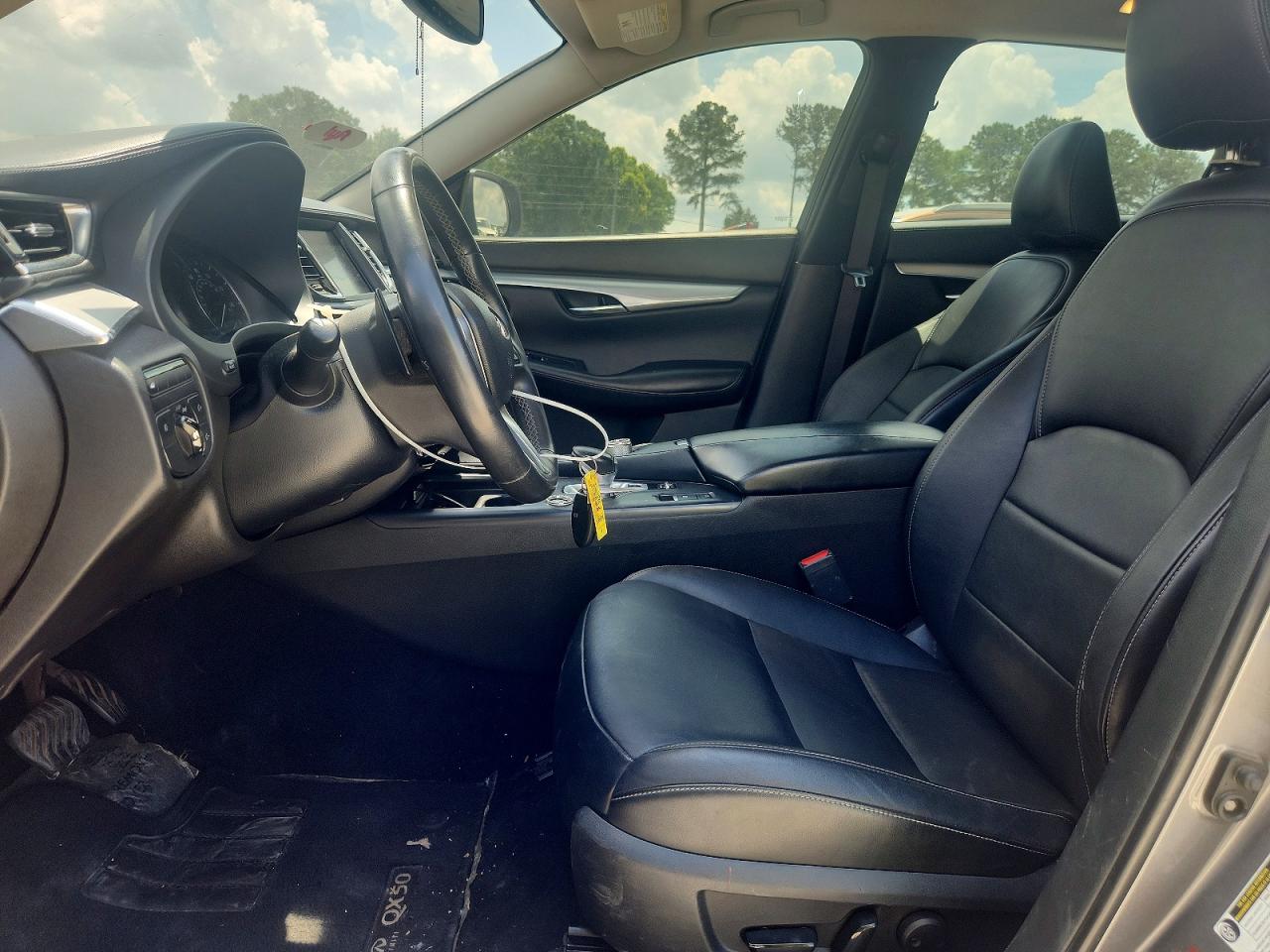 INFINITI Qx Luxe