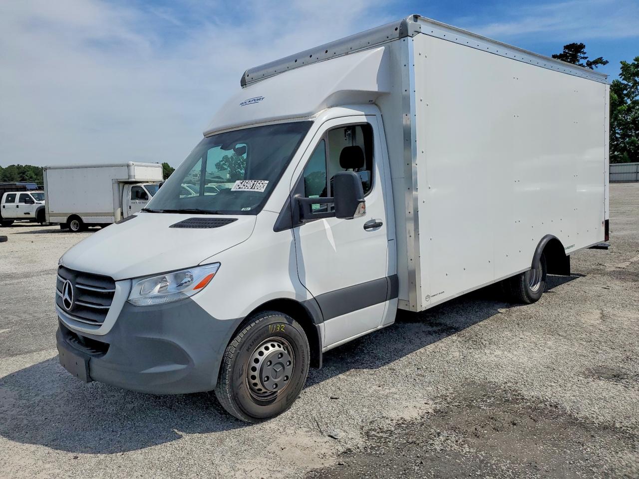 Salvage Mercedes-Benz Sprinter Image