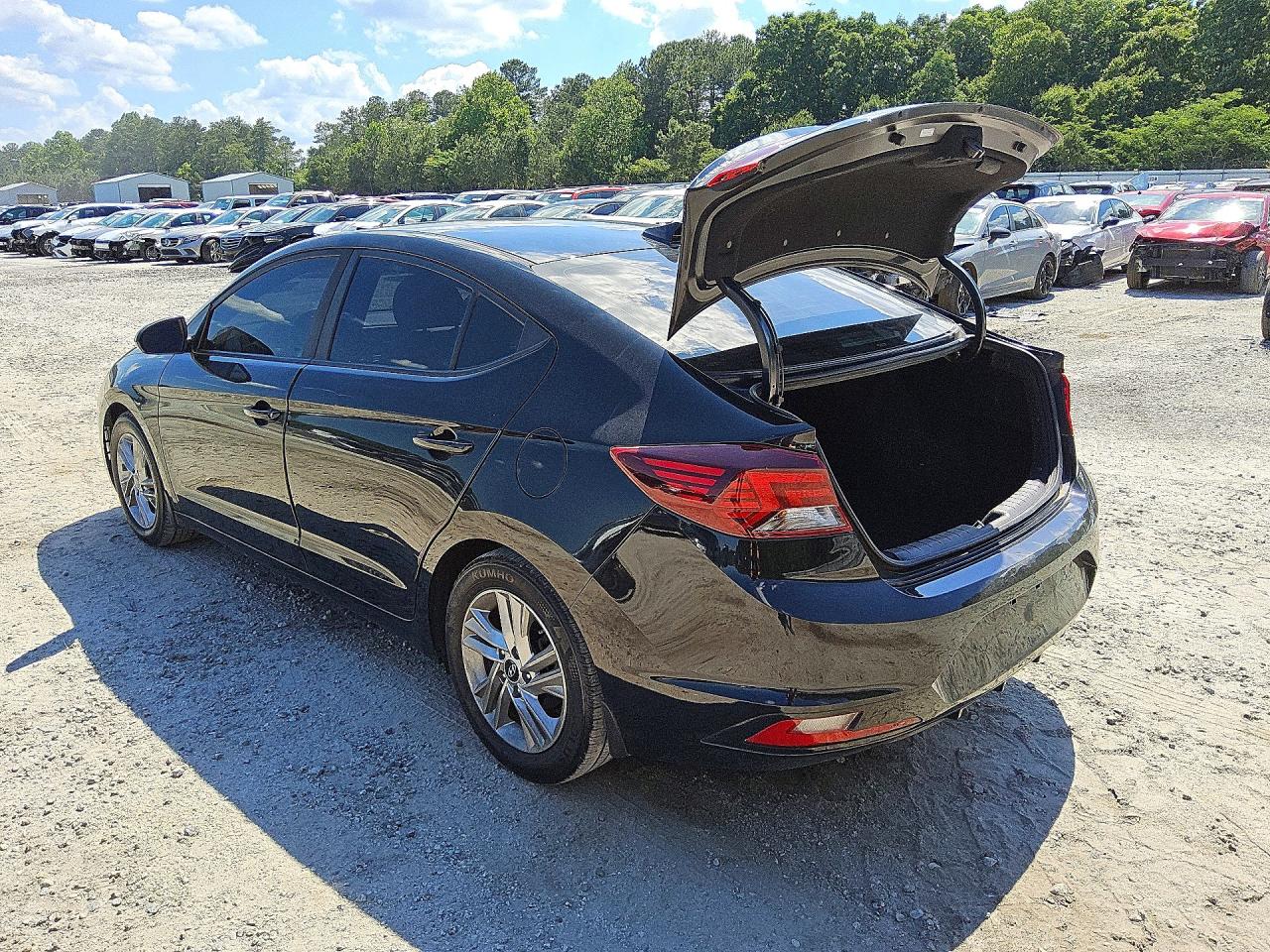 Hyundai ELANTRA Sel
