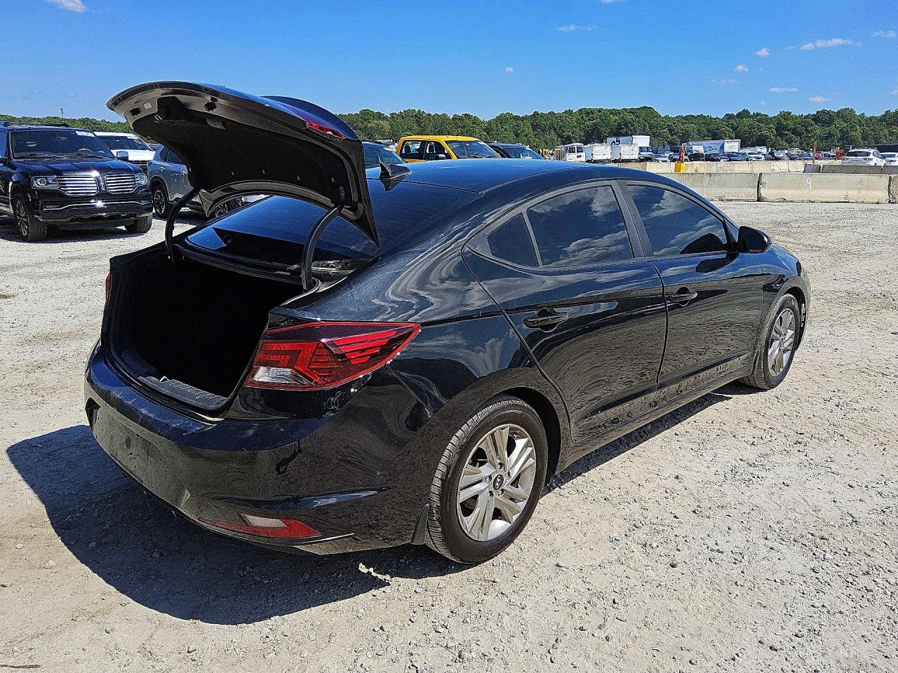 Hyundai ELANTRA Sel
