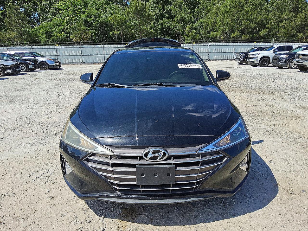 Hyundai ELANTRA Sel