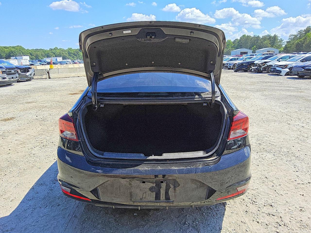 Hyundai ELANTRA Sel