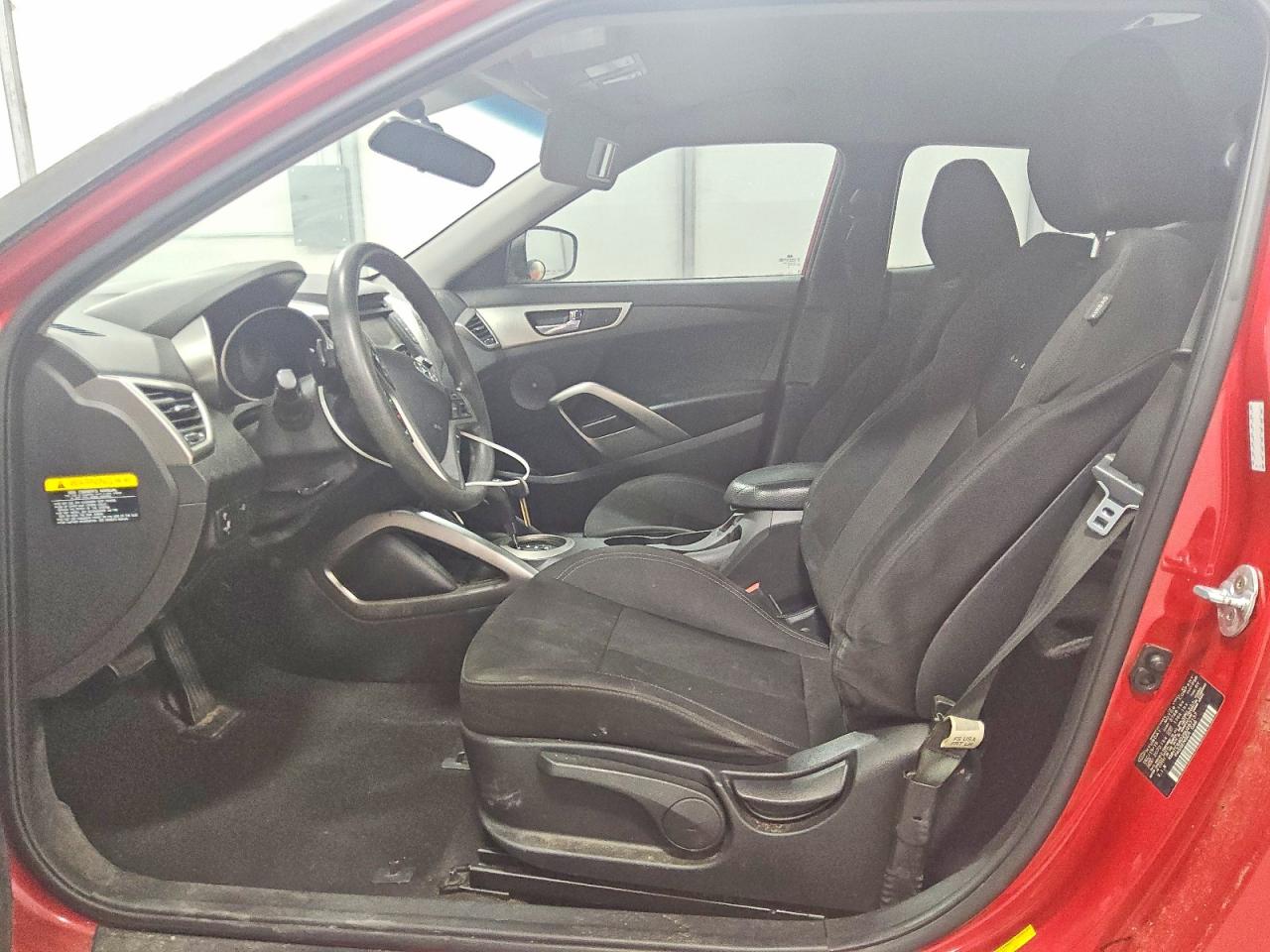 Hyundai VELOSTER Base