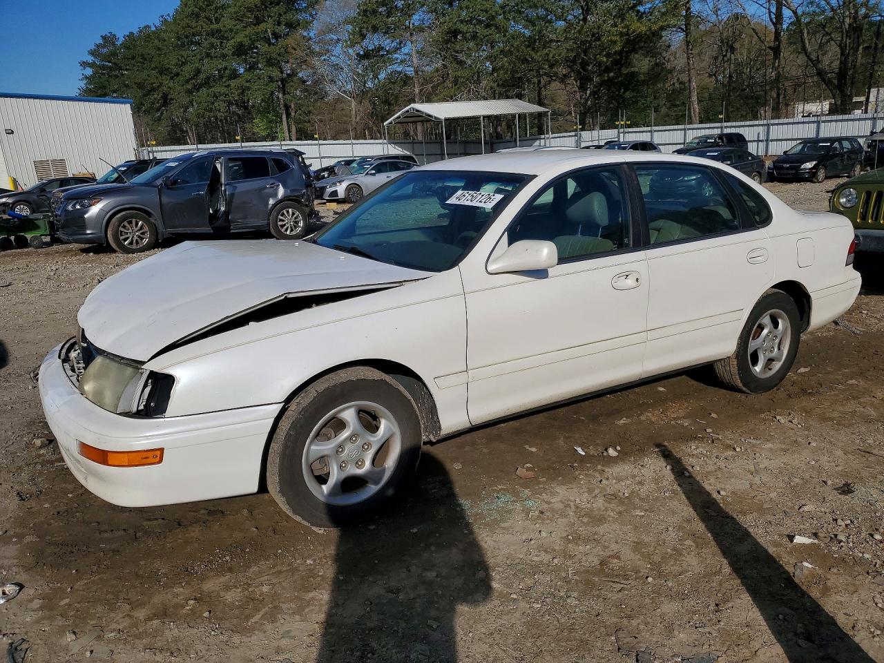 Salvage Toyota Avalon Image