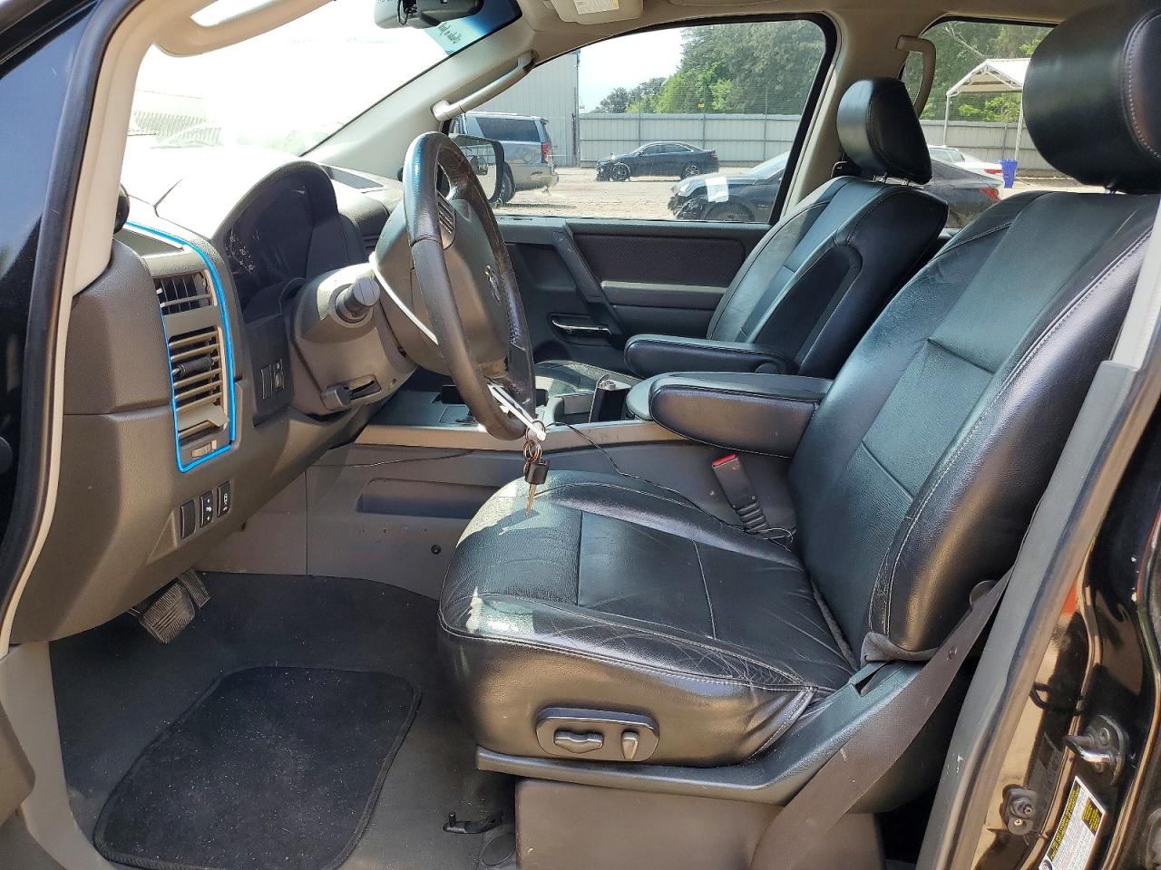 Nissan Armada Se
