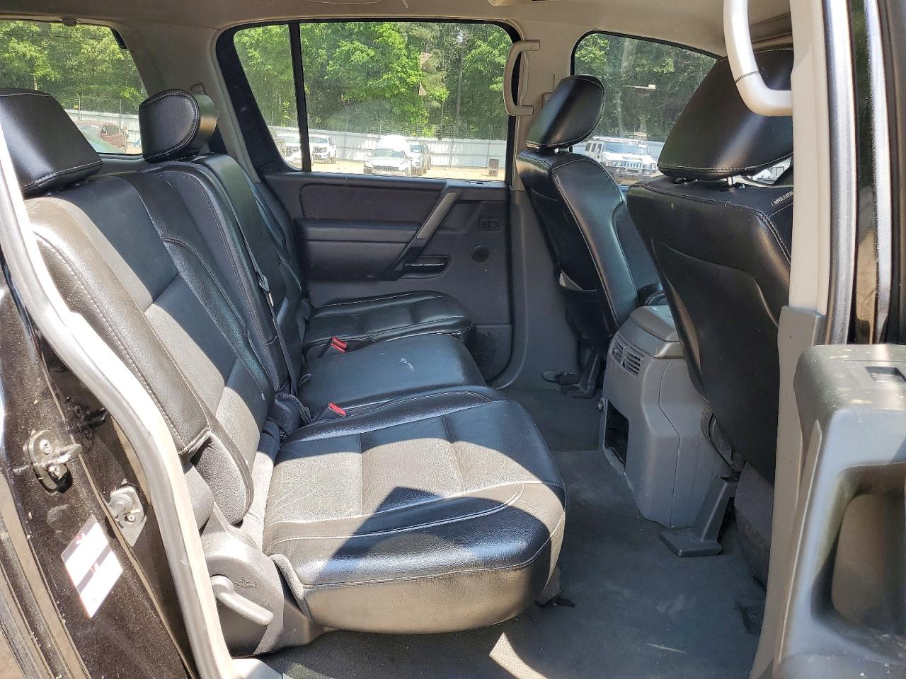 Nissan Armada Se