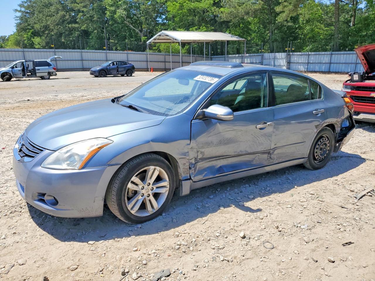 Salvage Nissan Altima Image